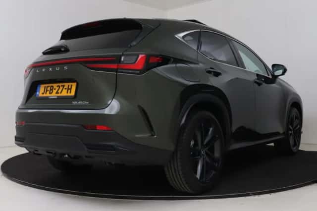 Lexus NX (2025) thumbnail 2
