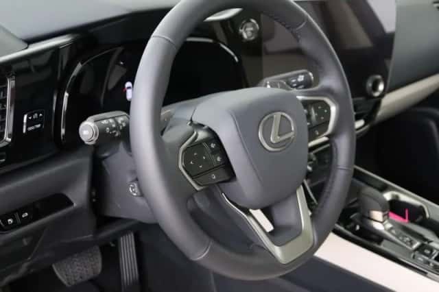Lexus NX (2025) thumbnail 18