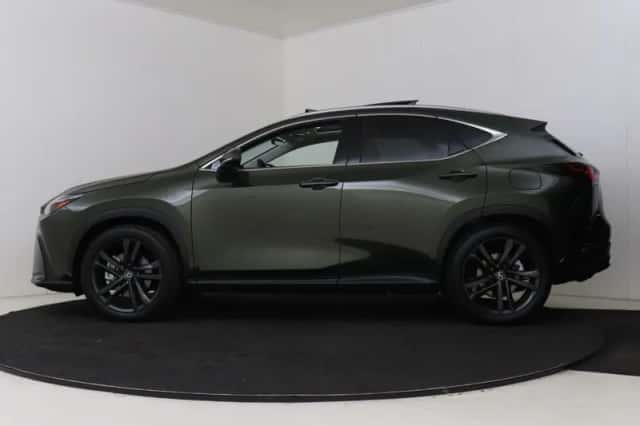 Lexus NX (2025) thumbnail 3