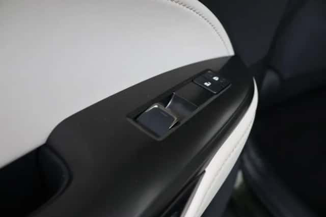 Lexus NX (2025) thumbnail 36