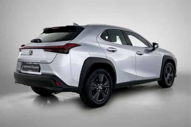 Lexus UX (2024) thumbnail 2