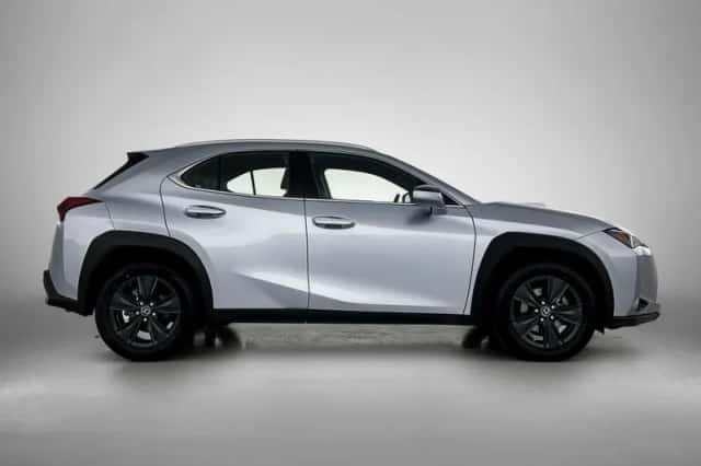 Lexus UX (2024) thumbnail 11