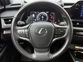 Lexus UX (2024) thumbnail 17