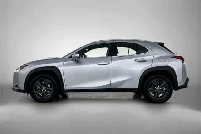 Lexus UX (2024) thumbnail 3