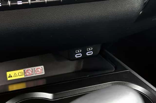 Lexus UX (2024) thumbnail 22