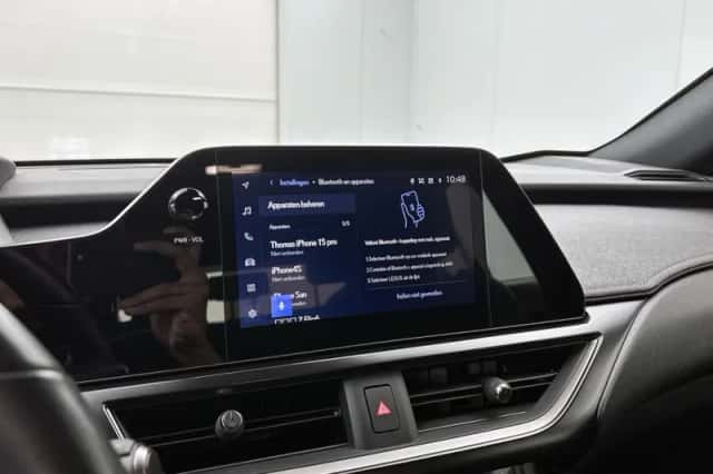 Lexus UX (2024) thumbnail 28