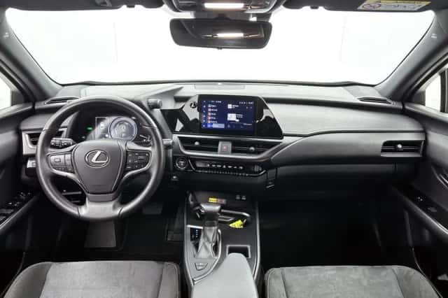 Lexus UX (2024) thumbnail 4