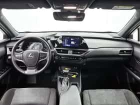 Lexus UX (2024) thumbnail 4