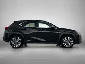 Lexus UX (2022) thumbnail 11