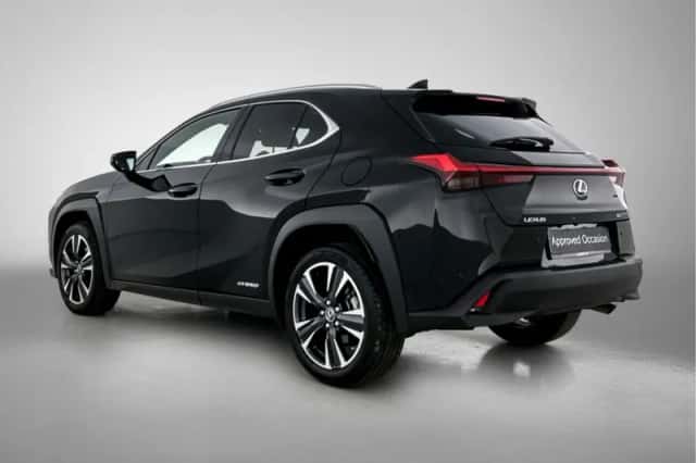 Lexus UX (2022) thumbnail 13