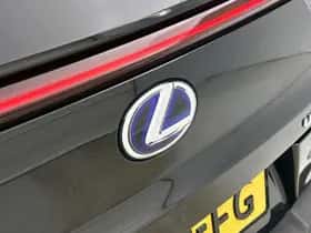 Lexus UX (2022) thumbnail 18
