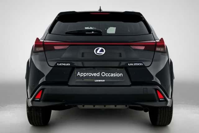 Lexus UX (2022) thumbnail 20