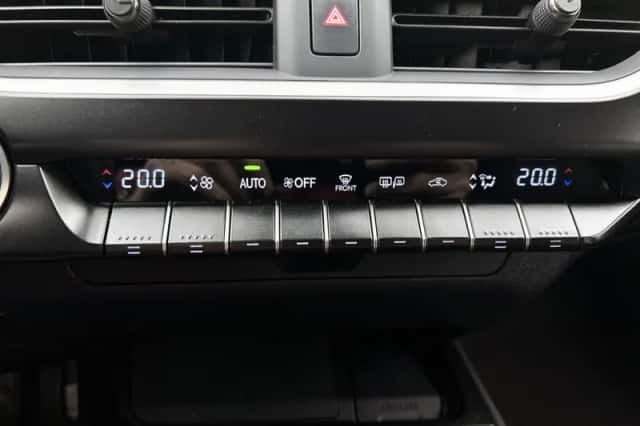 Lexus UX (2022) thumbnail 27