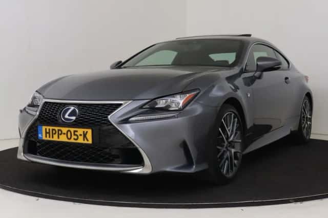 Lexus RC (2017) thumbnail 1