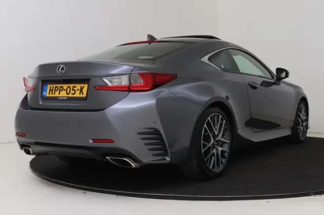 Lexus RC (2017) thumbnail 2