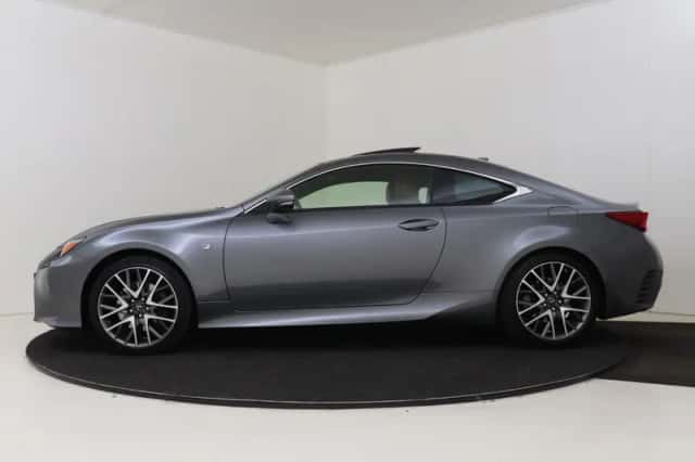Lexus RC (2017) thumbnail 3