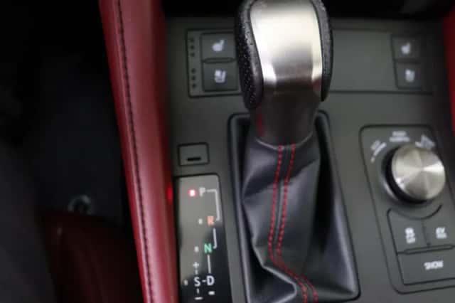 Lexus RC (2017) thumbnail 27