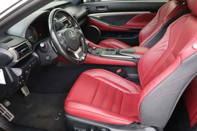 Lexus RC (2017) thumbnail 36
