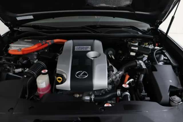 Lexus RC (2017) thumbnail 8