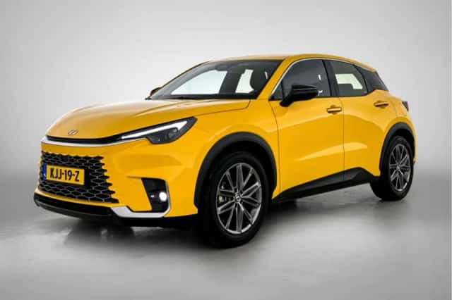 Lexus LBX (2024)