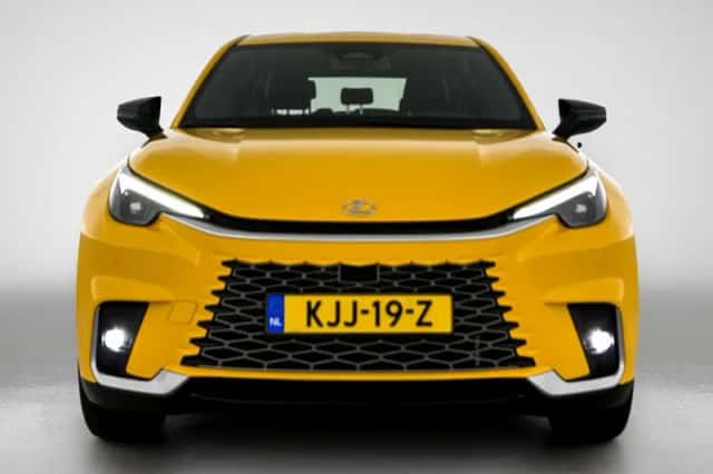 Lexus LBX (2024) thumbnail 19
