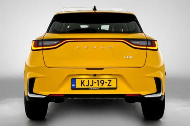 Lexus LBX (2024) thumbnail 20