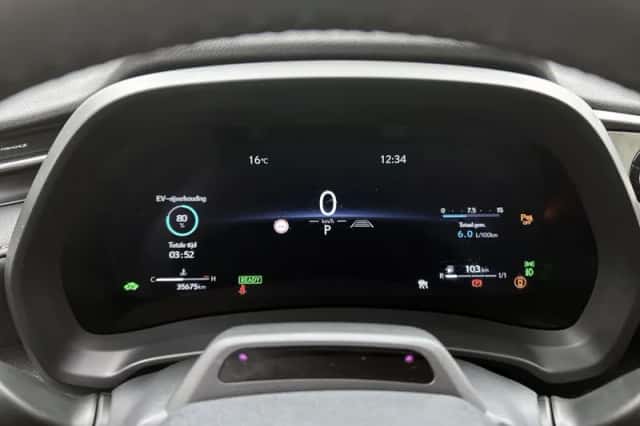 Lexus LBX (2024) thumbnail 5