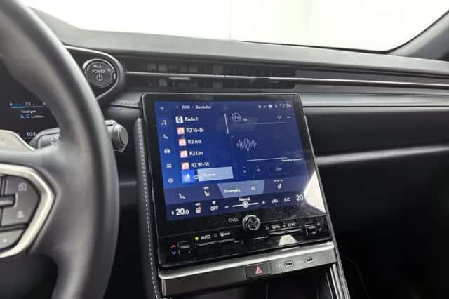 Lexus LBX (2024) thumbnail 7