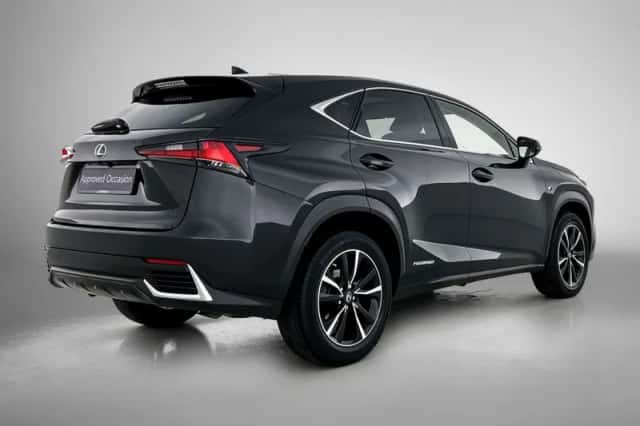 Lexus NX (2020) thumbnail 2