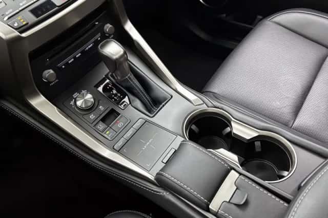 Lexus NX (2020) thumbnail 12
