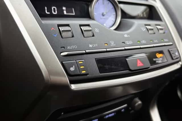 Lexus NX (2020) thumbnail 20