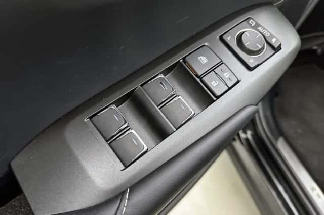 Lexus NX (2020) thumbnail 24