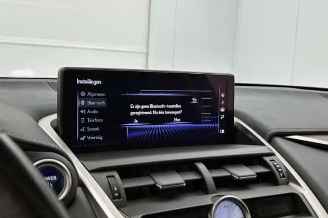 Lexus NX (2020) thumbnail 30
