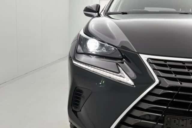 Lexus NX (2020) thumbnail 33