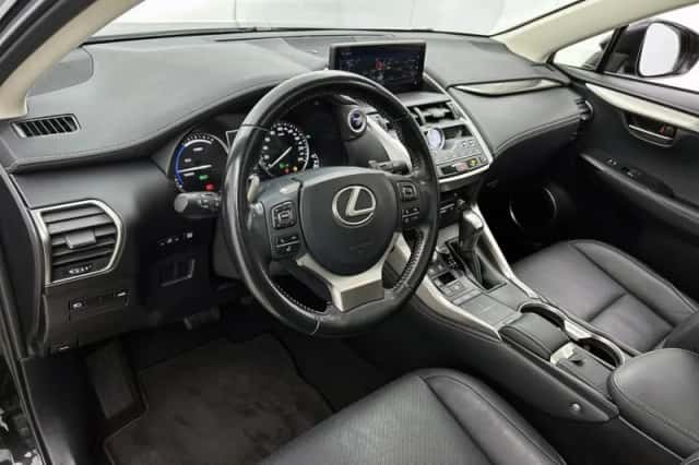 Lexus NX (2020) thumbnail 37