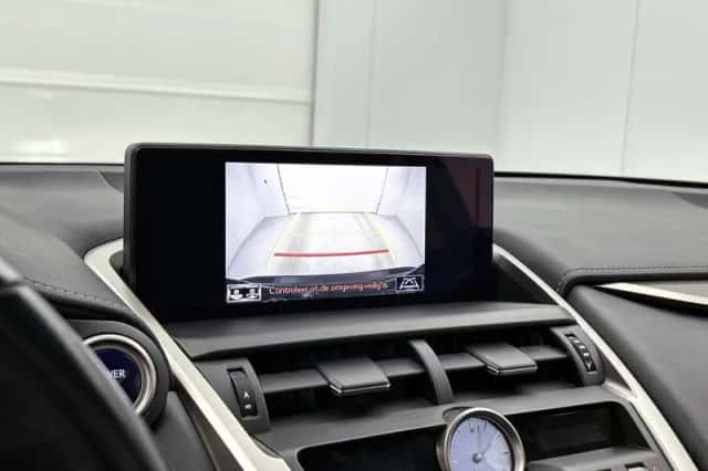 Lexus NX (2020) thumbnail 9