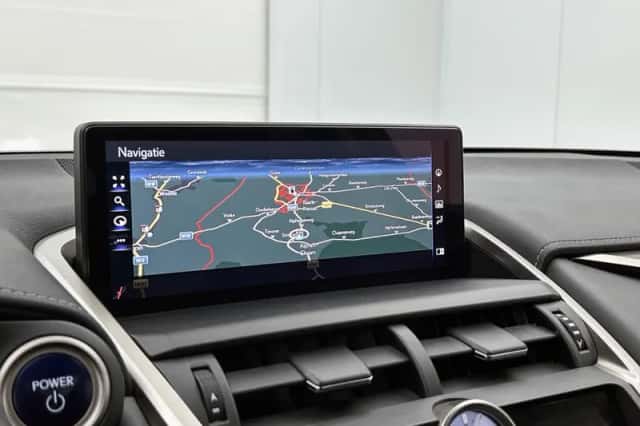 Lexus NX (2020) thumbnail 10