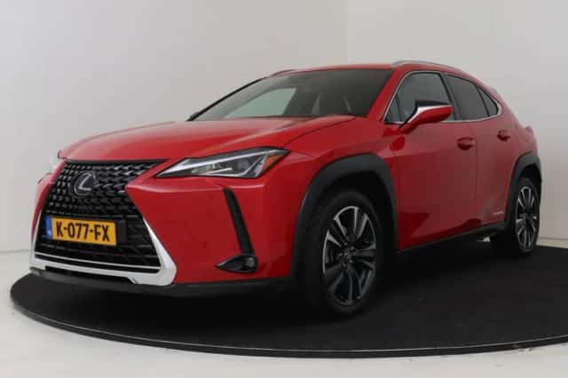 Lexus UX (2019) thumbnail 1