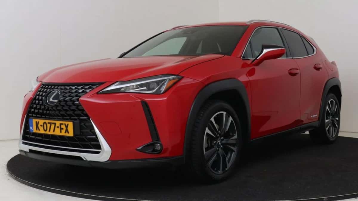 Lexus UX (2019) — foto 1