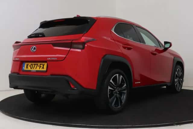 Lexus UX (2019) thumbnail 2