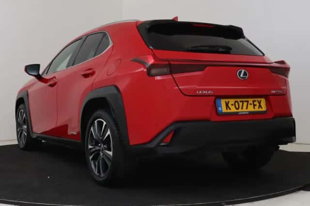 Lexus UX (2019) thumbnail 16