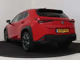 Lexus UX (2019) thumbnail 16