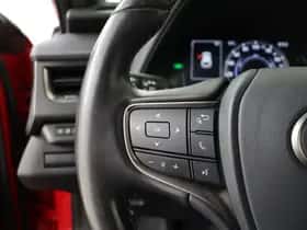 Lexus UX (2019) thumbnail 17