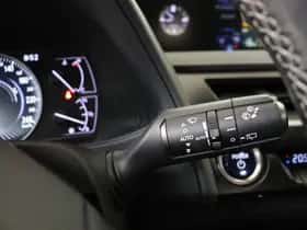 Lexus UX (2019) thumbnail 20