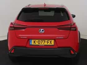 Lexus UX (2019) thumbnail 25