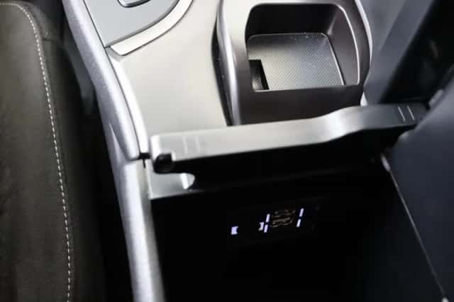 Lexus UX (2019) thumbnail 26