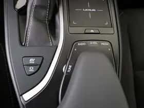 Lexus UX (2019) thumbnail 27