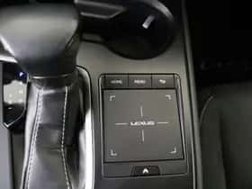 Lexus UX (2019) thumbnail 29