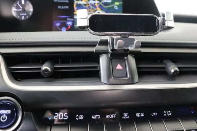 Lexus UX (2019) thumbnail 32
