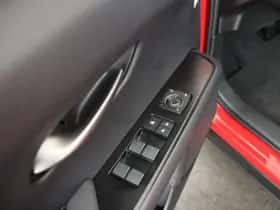 Lexus UX (2019) thumbnail 10
